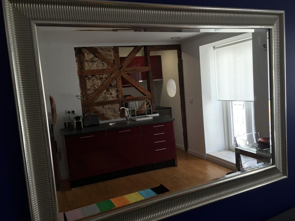 Happy Nest Charming Apartamento