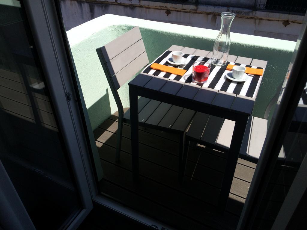 Happy Nest Charming Apartamento